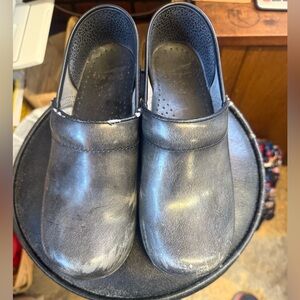 Dansko Gray/Black Leather Women's Flats